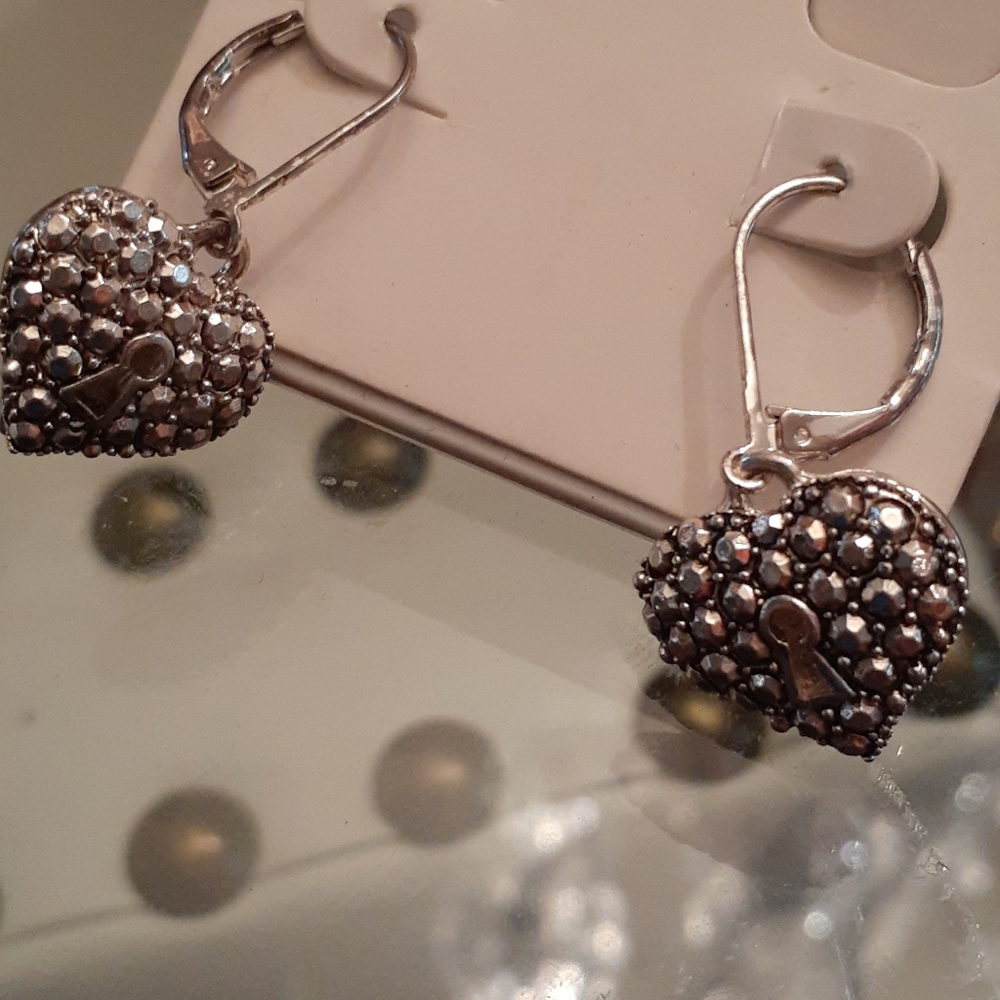 Ear rings pierced